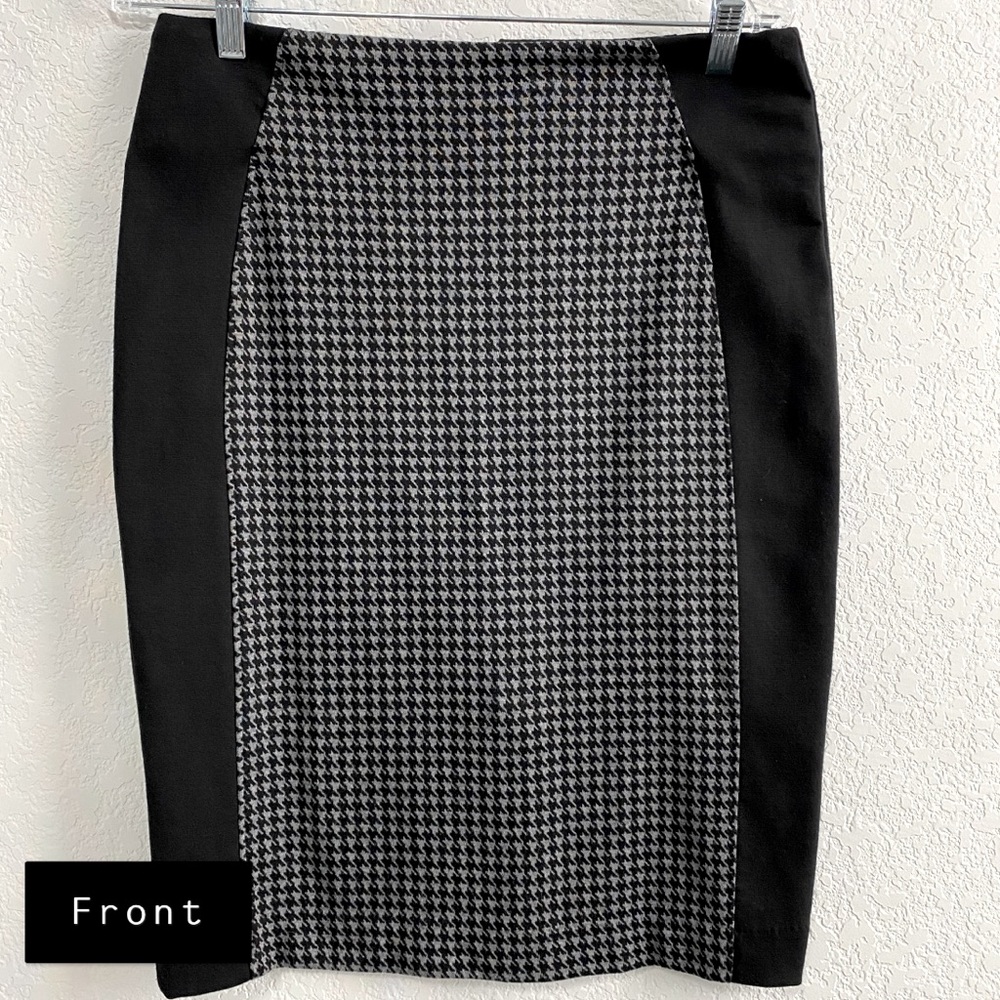 NY&CO Houndstooth Black and Grey Zipper Skirt